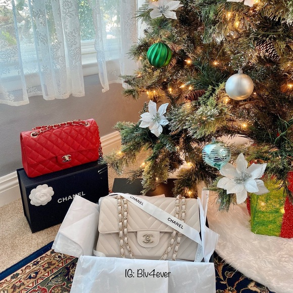 💗SOLD💗Chanel 20B Chevron Ivory M/L Caviar GHW - Picture 2 of 4